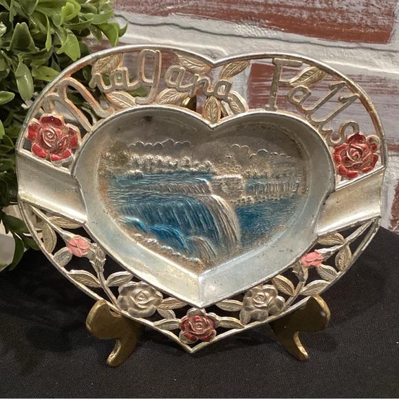Other - Vintage Metal Painted Niagara Falls - New York - Canada - Ashtray - Collectible